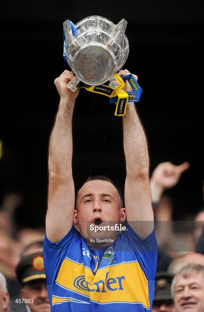 5 September 2010; Tipperary captain Eoin Kelly lifts the Liam MacCarthy cup. GAA Hurling All-Ireland Senior Championship Final, Kilkenny v Tipperary, Croke Park, Dublin. Photo by Sportsfile