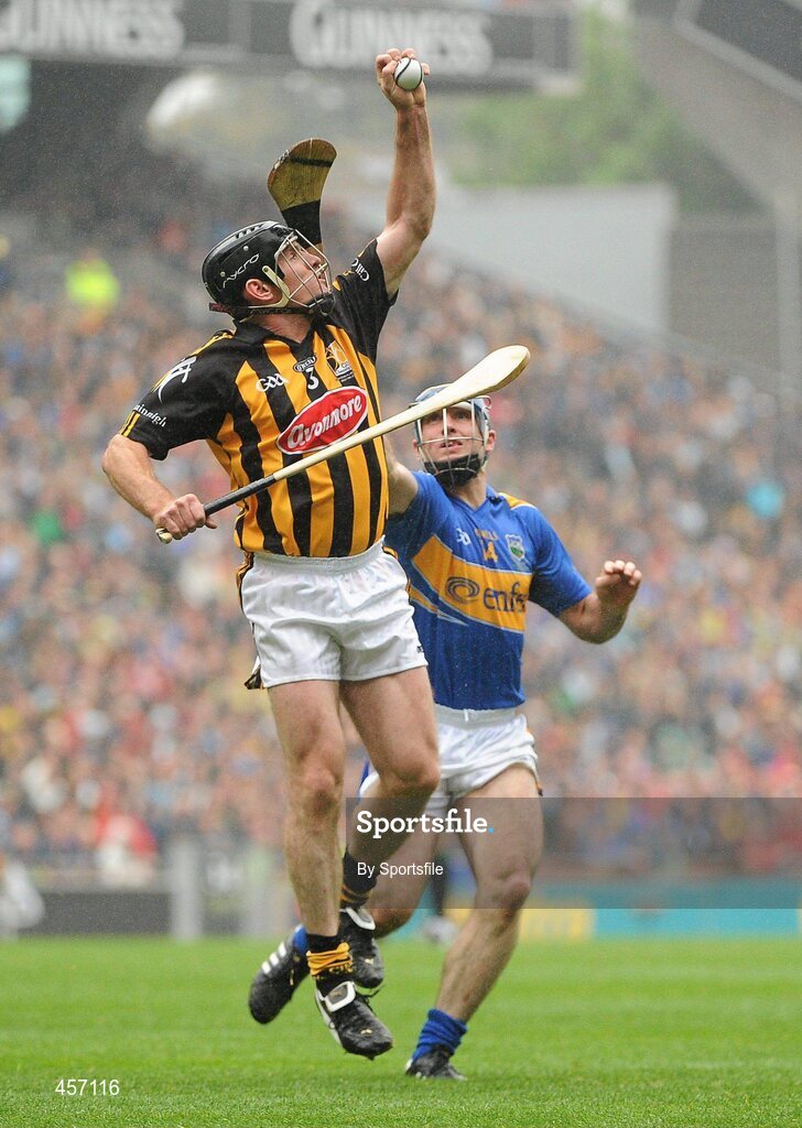 5 September 2010; Noel Hickey, Kilkenny, in action against Eoin Kelly, Tipperary. GAA Hurling All-Ireland Senior Championship Final, Kilkenny v Tipperary, Croke Park, Dublin. Photo by Sportsfile