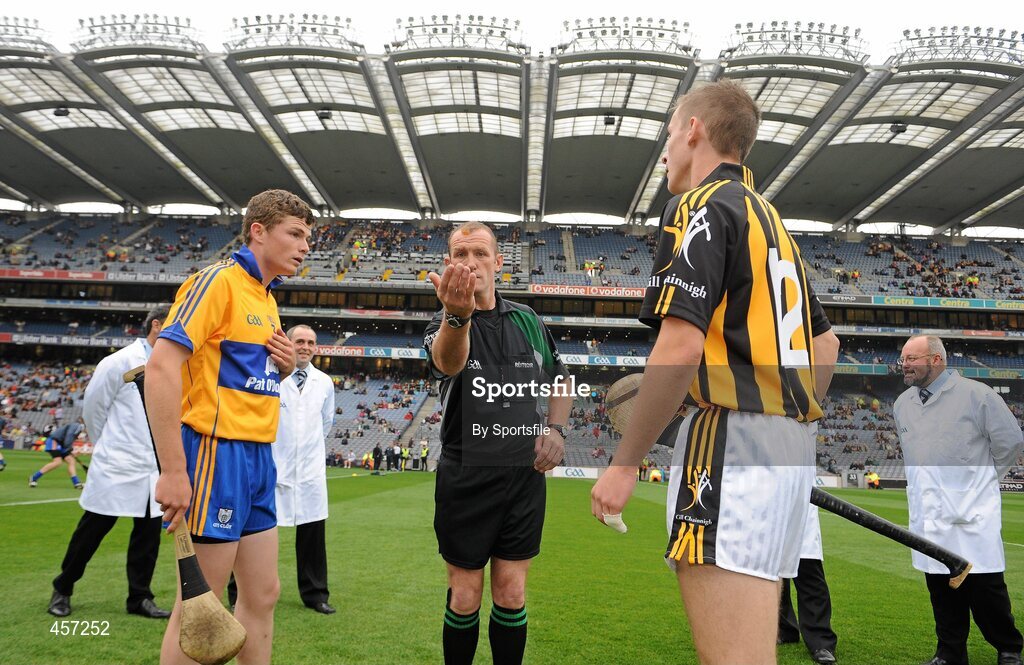 5 September 2010; Referee Anthony Stapleton tosses the coin in front of Clare captain Paul Flanagan and Kilkenny captain Cillian Buckley before the game. ESB GAA Hurling All-Ireland Minor Championship Final, Kilkenny v Clare. Photo by Sportsfile