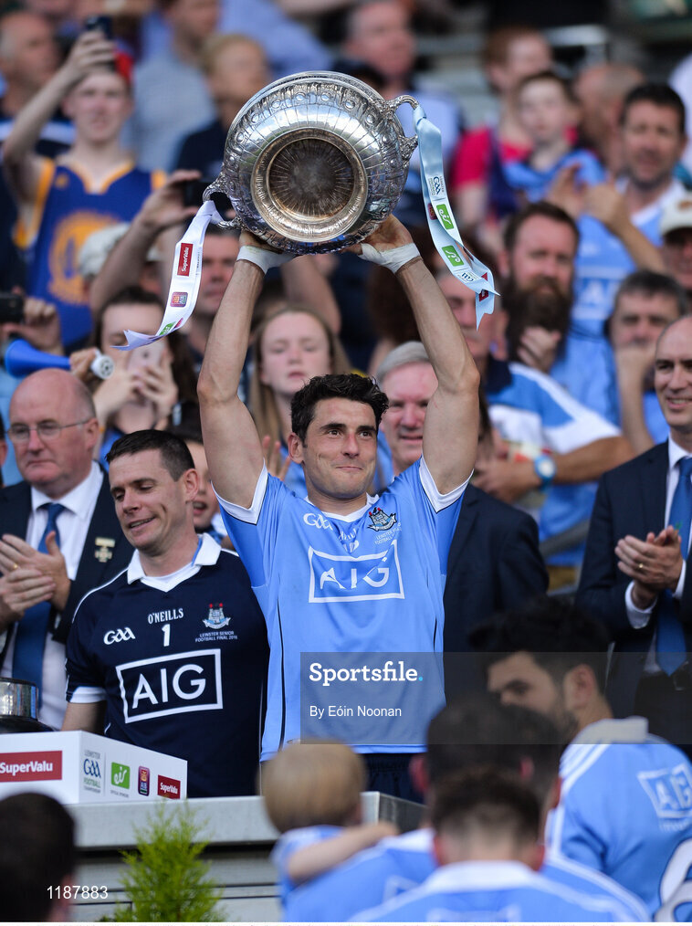 17 July 2016; Bernard Brogan of Dublin lifting the cup after the Leinster GAA Football Senior Championship Final match between Dublin and Westmeath at Croke Park in Dubin. Photo by Eóin Noonan/Sportsfile