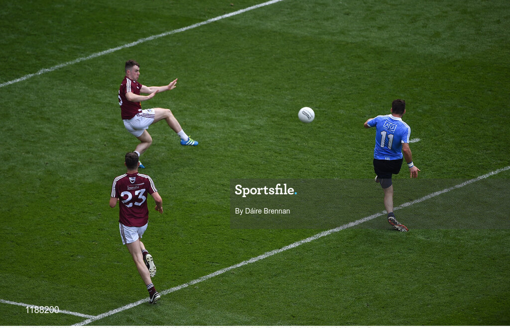 17 July 2016; Kevin McManamon of Dublin scores his side's second goal during the Leinster GAA Football Senior Championship Final match between Dublin and Westmeath at Croke Park in Dubin. Photo by Daire Brennan/Sportsfile