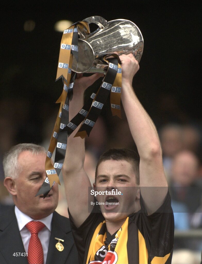 5 September 2010; Thomas O'Hanrahan, Kilkenny, lifts the Irish Press Cup. ESB GAA Hurling All-Ireland Minor Championship Final, Kilkenny v Clare. Picture credit: Dáire Brennan / SPORTSFILE
