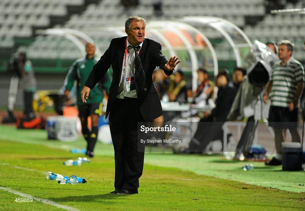 17 September 2010; Noel King, Republic of Ireland, issues instructions during the second half. FIFA U-17 Women’s World Cup Quarter-Final, Republic of Ireland v Japan, Larry Gomes Stadium, Arima, Trinidad, Trinidad & Tobago. Picture credit: Stephen McCarthy / SPORTSFILE
