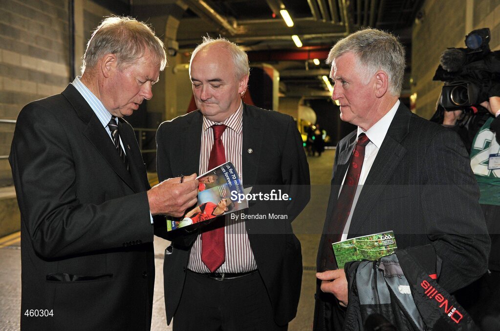 19 September 2010; RTE Gaelic Games Commentator Michéal O Muircheartaigh checks the teams with Down County Secretary Sean Og McAteer, centre, and Seamus Walsh, Chairman of the Down County Board, before his last All-Ireland Senior Championship Final after a career lasting 62 years. His first broadcast was the Railway Cup Final on St Patrick's Day 1949. GAA Football All-Ireland Senior Championship Final, Down v Cork, Croke Park, Dublin. Picture credit: Brendan Moran / SPORTSFILE