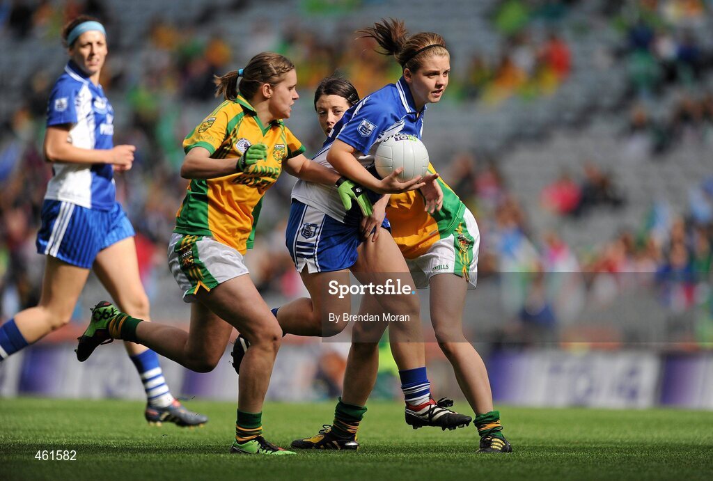 26 September 2010; Sinead Ryan, Waterford, in action against Kelly Wilson, left, and Aoife McDonnell, Donegal. TG4 All-Ireland Intermediate Ladies Football Championship Final, Donegal v Waterford, Croke Park, Dublin. Picture credit: Brendan Moran / SPORTSFILE
