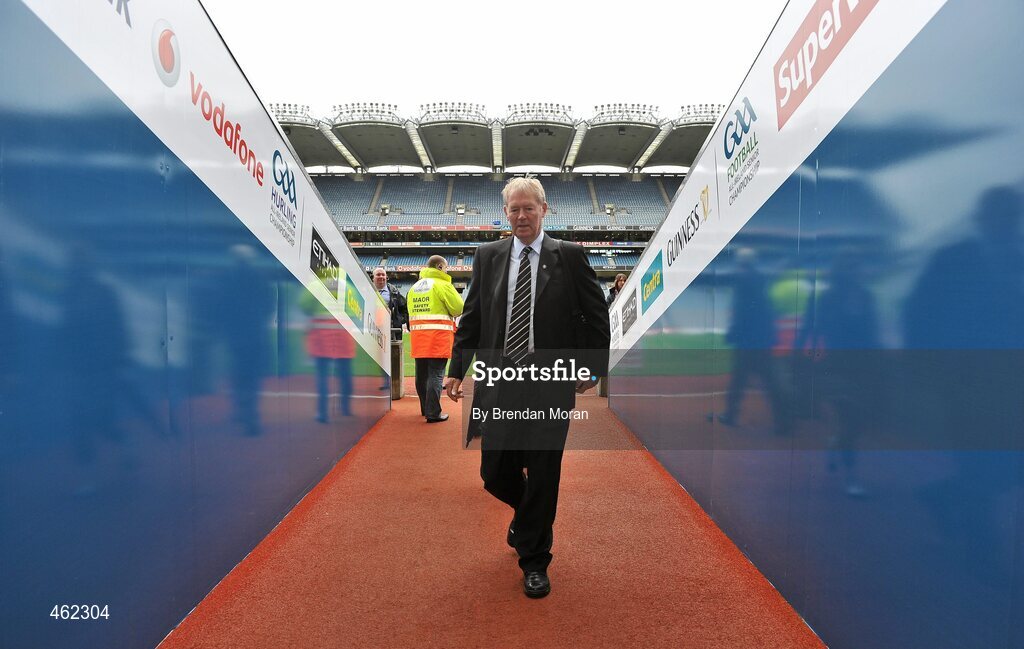 19 September 2010; RTE Gaelic Games Commentator Michéal O Muircheartaigh walks down the players tunnel before commentating on his last All-Ireland Senior Championship Final after a career lasting 62 years. His first broadcast was the Railway Cup Final on St Patrick's Day 1949. GAA Football All-Ireland Senior Championship Final, Down v Cork, Croke Park, Dublin. Picture credit: Brendan Moran / SPORTSFILE
