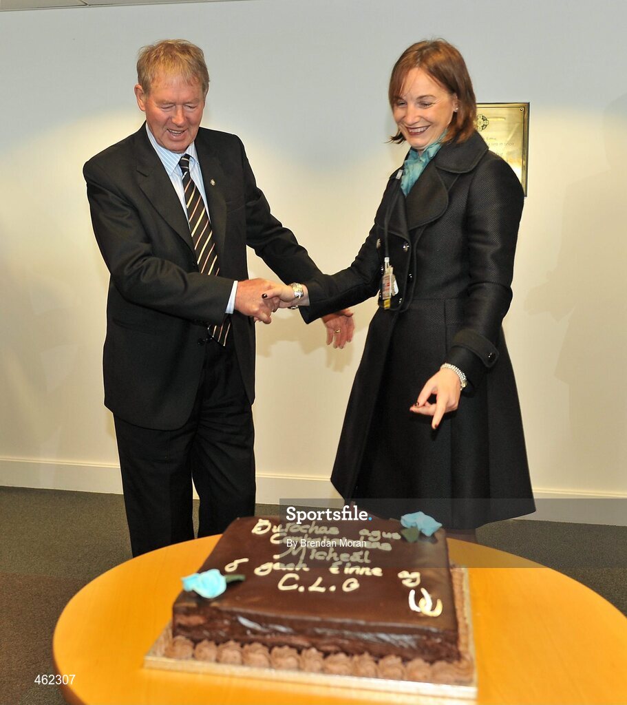 19 September 2010; RTE Gaelic Games Commentator Michéal O Muircheartaigh is shown a cake to mark his contribution to Gaelic Games by Lisa Clancy, Director of Communications of the GAA, before commentating on his last All-Ireland Senior Championship Final after a career lasting 62 years. His first broadcast was the Railway Cup Final on St Patrick's Day 1949. GAA Football All-Ireland Senior Championship Final, Down v Cork, Croke Park, Dublin. Picture credit: Brendan Moran / SPORTSFILE