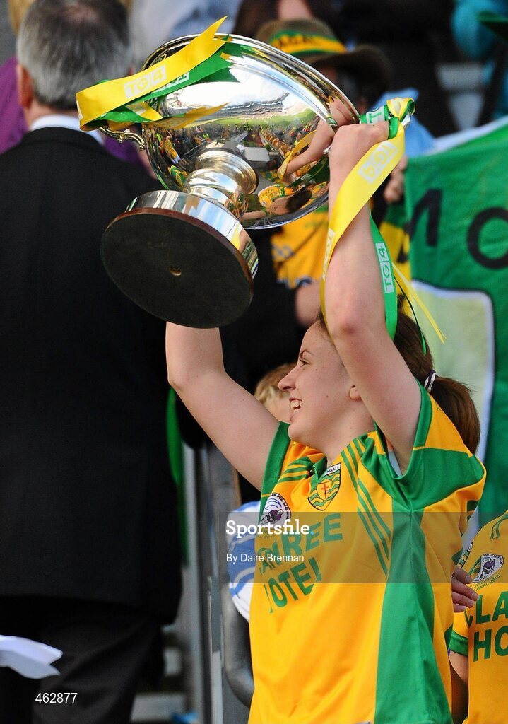 26 September 2010; R—is’n Friel, Donegal, lifts the Mary Quinn Memorial Cup TG4 All-Ireland Intermediate Ladies Football Championship Final, Donegal v Waterford, Croke Park, Dublin. Picture credit: Dáire Brennan / SPORTSFILE