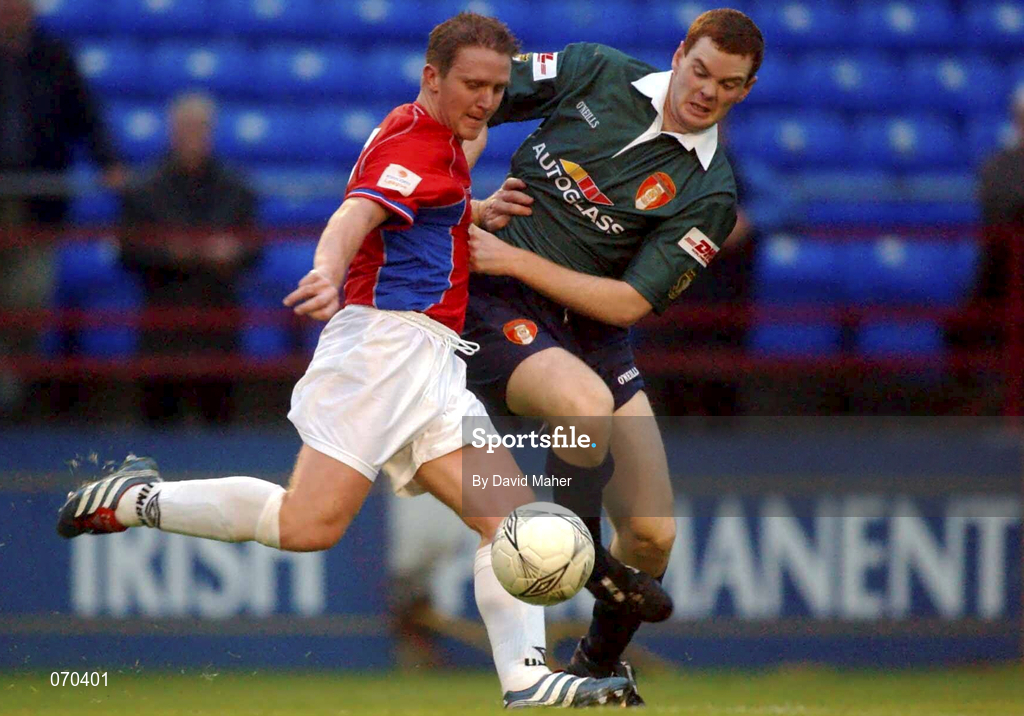 17 August 2001; Dessie Baker of Shelbourne in action against Colm Foley of St Patrick's Athletic during the eircom League Premier Division match between Shelbourne and St Patrick's Athletic at Tolka Park in Dublin. Photo by David Maher/Sportsfile