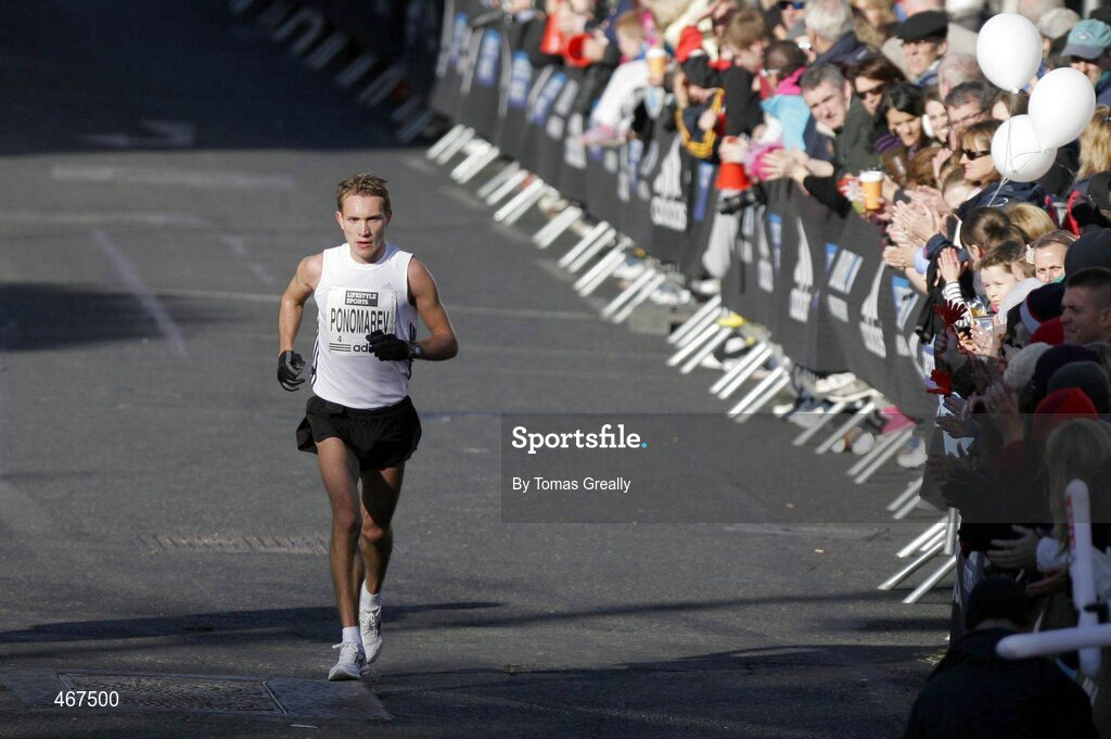 25 October 2010; Vladimir Ponomarev, Russia, in action during the Lifestyle Sports - adidas Dublin Marathon 2010, Merrion Square, Dublin. Picture credit: Tomas Greally / SPORTSFILE