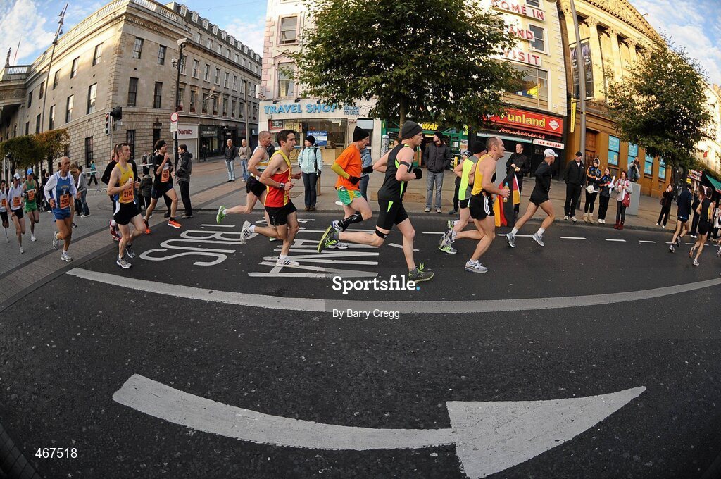 25 October 2010; Competitors make their way down O' Connell Street during the Lifestyle Sports - adidas Dublin Marathon 2010. Picture credit: Barry Cregg / SPORTSFILE