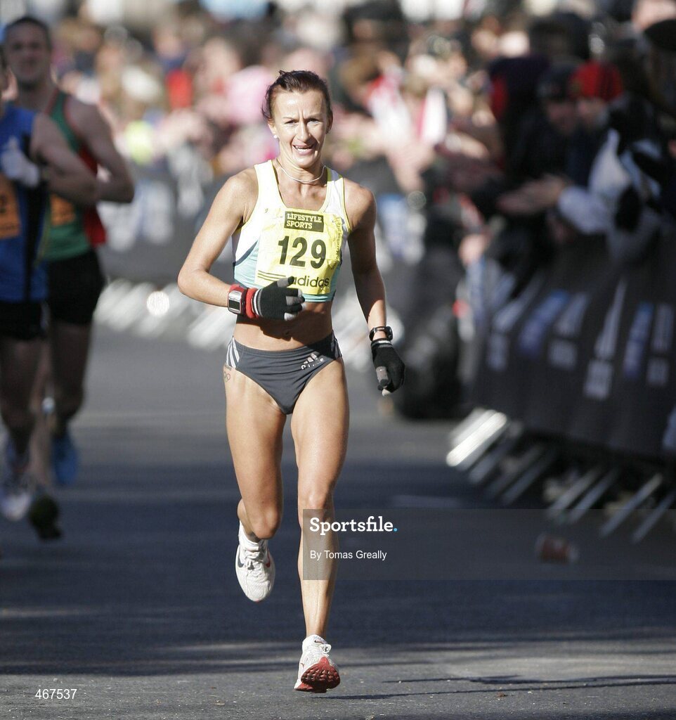 25 October 2010; Pauline Curley, Tullamore Harriers A.C., in action during the Lifestyle Sports - adidas Dublin Marathon 2010, Merrion Square, Dublin. Picture credit: Tomas Greally / SPORTSFILE