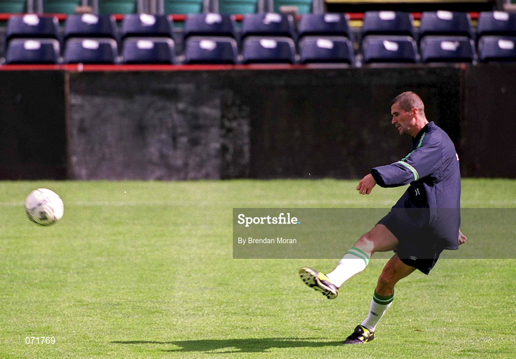 31 August 2001; Republic of Ireland captain Roy Keane during a Republic of Ireland training session at Lansdowne Road in Dublin. Photo by Brendan Moran/Sportsfile