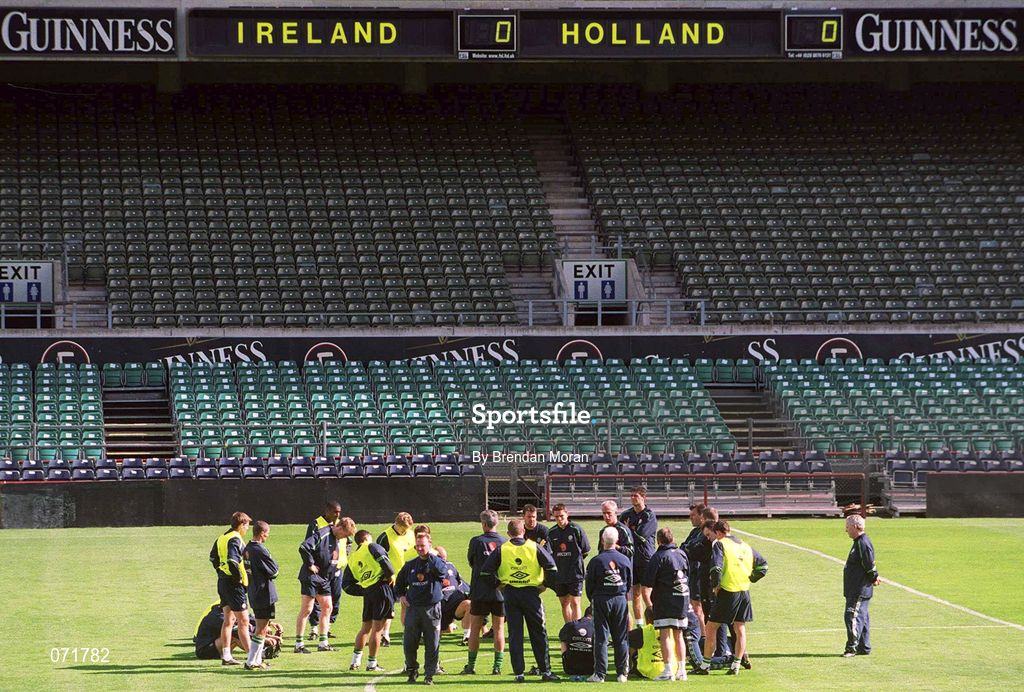 31 August 2001; Manager Mick McCarthy talks to his players during a Republic of Ireland training session at Lansdowne Road in Dublin. Photo by Brendan Moran/Sportsfile