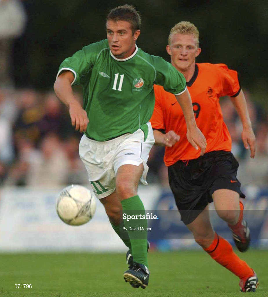 31 August 2001; Stephen McPhail Republic of Ireland, in action against Dirk Kuyt of Netherlands during the UEFA Under-21 Championship Qualifying Round match between Republic of Ireland and Netherlands at the Regional Sports Centre in Waterford. Photo by David Maher/Sportsfile