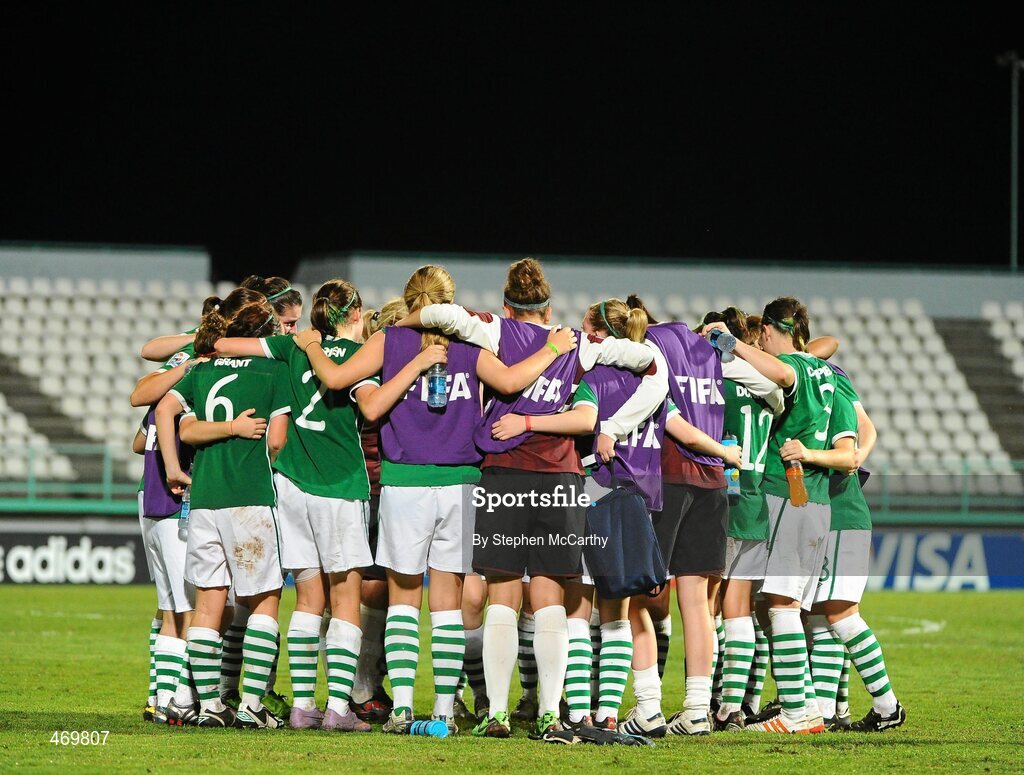 17 September 2010; Republic of Ireland players huddle together following their defeat to Japan. FIFA U-17 Women’s World Cup Quarter-Final, Republic of Ireland v Japan, Larry Gomes Stadium, Arima, Trinidad, Trinidad & Tobago. Picture credit: Stephen McCarthy / SPORTSFILE