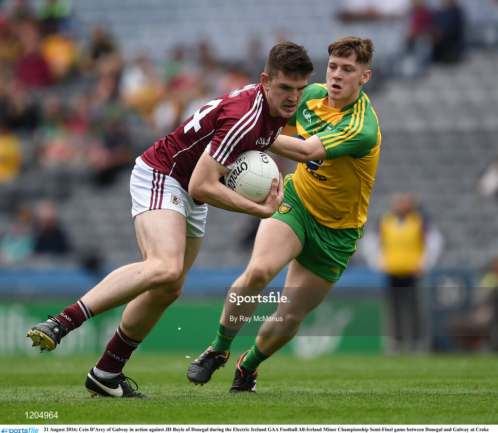 21 August 2016; Cein D'Arcy of Galway in action against JD Boyle of Donegal during the Electric Ireland GAA Football All-Ireland Minor Championship Semi-Final game between Donegal and Galway at Croke Park in Dublin. Photo by Ray McManus/Sportsfile