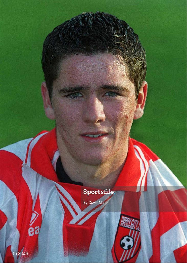 24 August 2001; Gareth McGlynn of Derry City prior to the Eircom League Premier Division match between St Patrick's Athletic and Derry City at Richmond Park in Dublin. Photo by David Maher/Sportsfile
