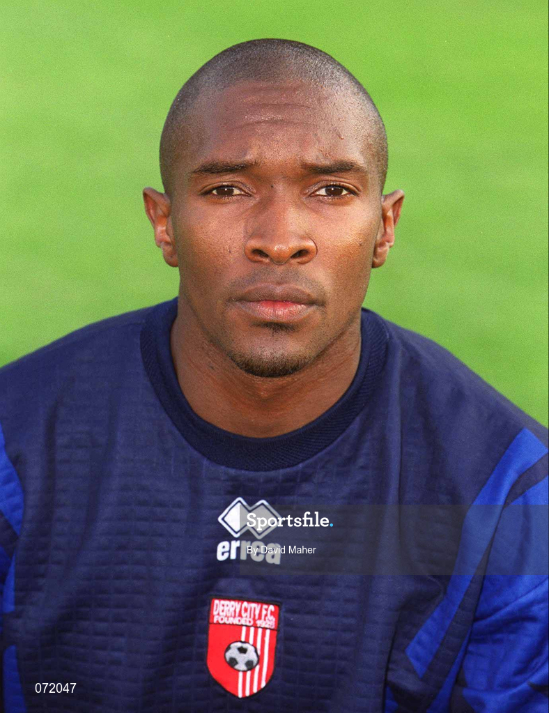 24 August 2001; Russell Payne of Derry City prior to the Eircom League Premier Division match between St Patrick's Athletic and Derry City at Richmond Park in Dublin. Photo by David Maher/Sportsfile