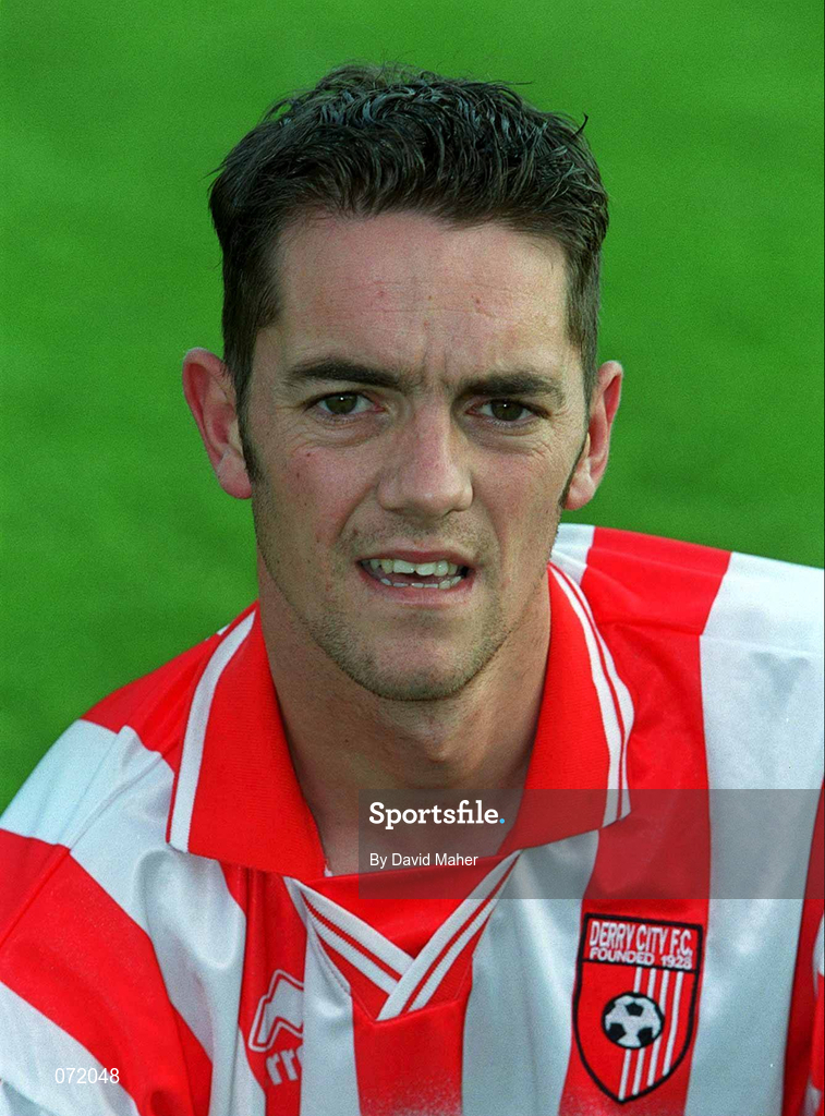 24 August 2001; Gary Beckett of Derry City prior to the Eircom League Premier Division match between St Patrick's Athletic and Derry City at Richmond Park in Dublin. Photo by David Maher/Sportsfile