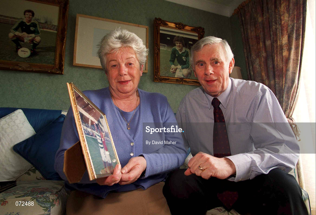 20 April 2001; David O'Leary's parents Margaret and Christy O'Leary at their home in Dublin. Photo by David Maher/Sportsfile