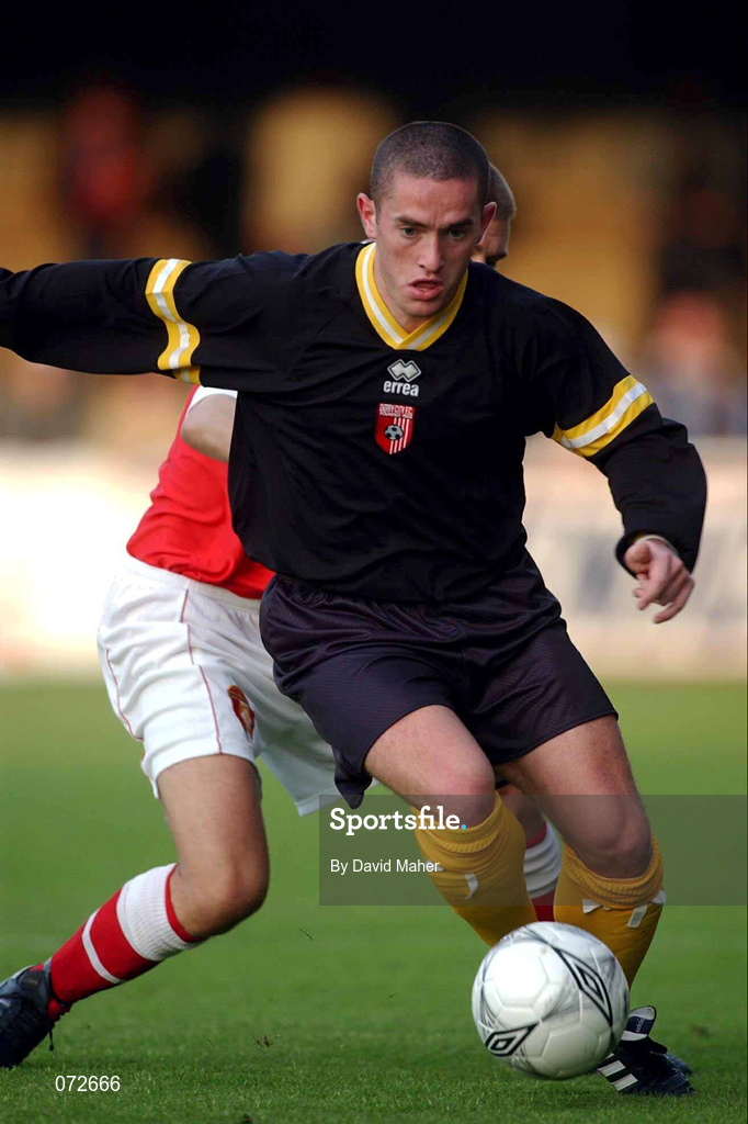 24 August 2001; Tommy McCallion of Derry City during the Eircom League Premier Division match between St Patrick's Athletic and Derry City at Richmond Park in Dublin. Photo by David Maher/Sportsfile