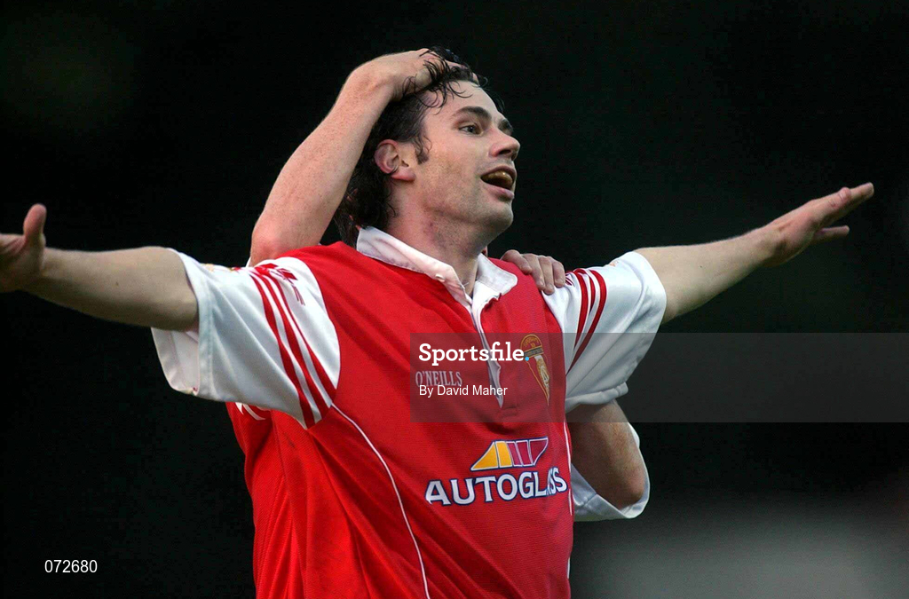 24 August 2001; Liam Kelly of St. Patrick's Athletic during the Eircom League Premier Division match between St Patrick's Athletic and Derry City at Richmond Park in Dublin. Photo by David Maher/Sportsfile