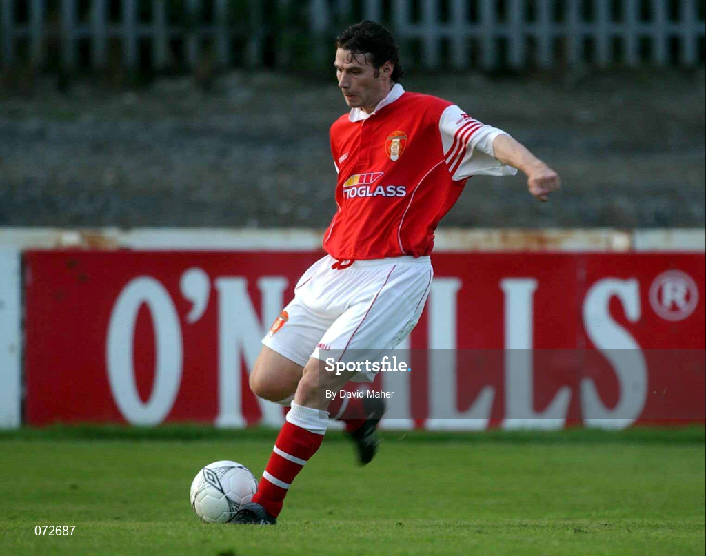 24 August 2001; Liam Kelly of St. Patrick's Athletic during the Eircom League Premier Division match between St Patrick's Athletic and Derry City at Richmond Park in Dublin. Photo by David Maher/Sportsfile
