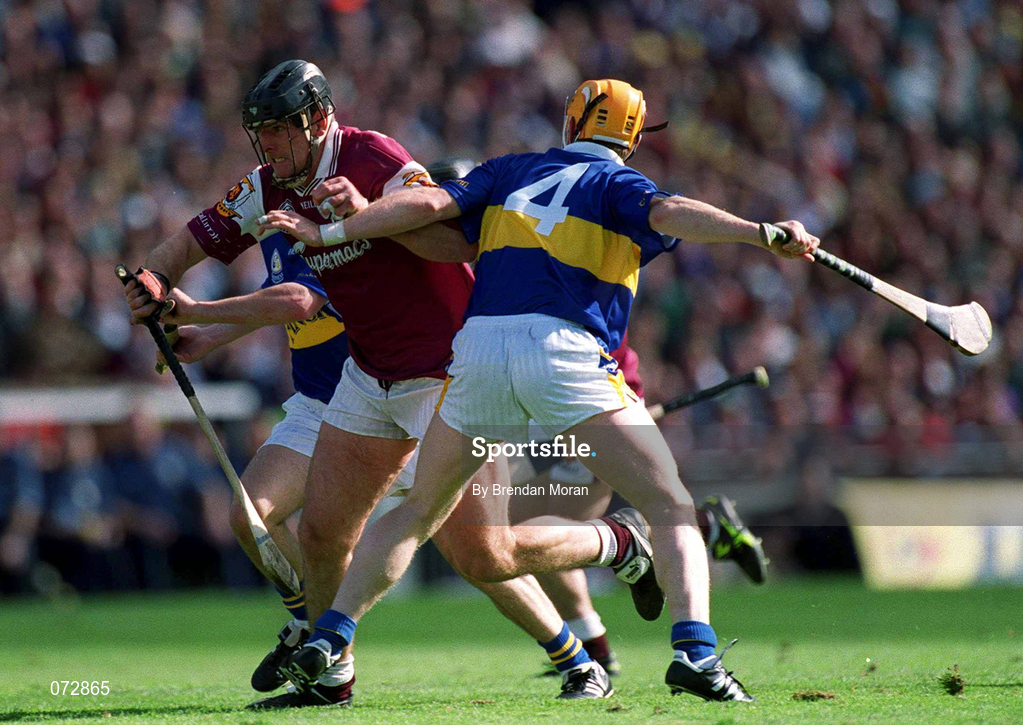 9 September 2001; Joe Rabbitte of Galway in action against Paul Ormonde, left, and David Kennedy of Tipperary during the Guinness All-Ireland Senior Hurling Championship Final match between Tipperary and Galway at Croke Park in Dublin. Photo by Brendan Moran/Sportsfile