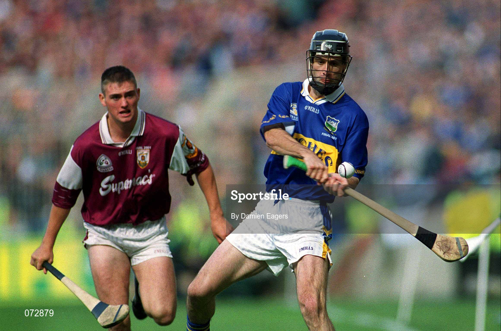 9 September 2001; Thomas Dunne of Tipperary in action against Derek Hardiman of Galway during the Guinness All-Ireland Senior Hurling Championship Final match between Tipperary and Galway at Croke Park in Dublin. Photo by Damien Eagers/Sportsfile
