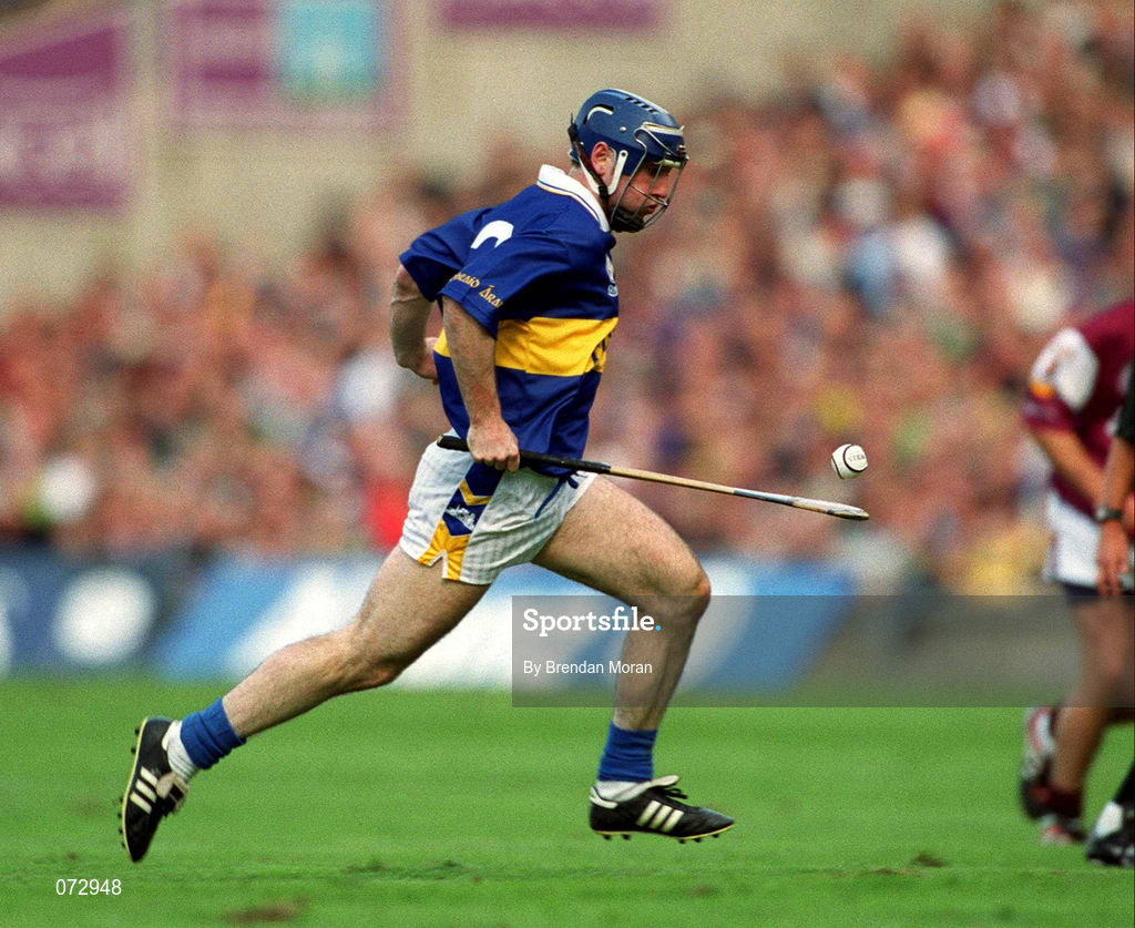 9 September 2001; Eoin Kelly of Tipperary during the Guinness All-Ireland Senior Hurling Championship Final match between Tipperary and Galway at Croke Park in Dublin. Photo by Brendan Moran/Sportsfile