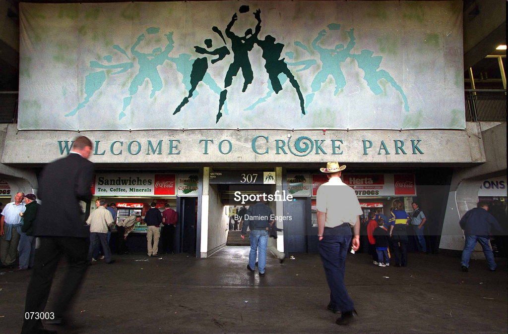 9 September 2001; Supporters make their way into the stadium prior to the Guinness All-Ireland Senior Hurling Championship Final match between Tipperary and Galway at Croke Park in Dublin. Photo by Damien Eagers/Sportsfile