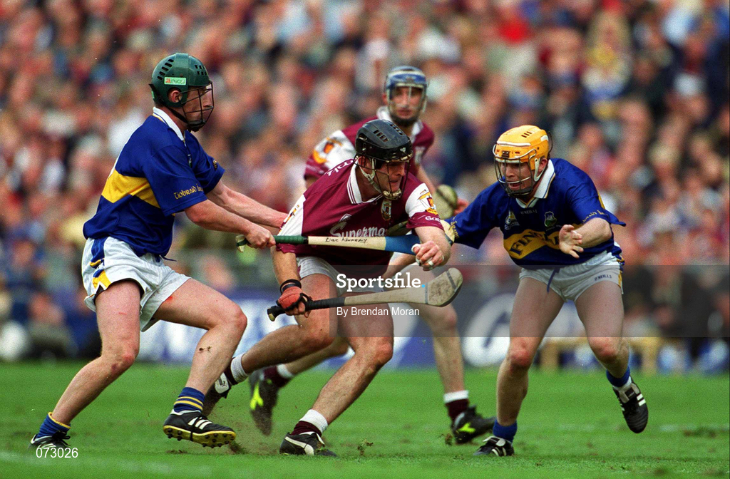 9 September 2001; Joe Rabbitte of Galway in action against David Kennedy, left, and Paul Ormonde of Tipperary during the Guinness All-Ireland Senior Hurling Championship Final match between Tipperary and Galway at Croke Park in Dublin. Photo by Brendan Moran/Sportsfile