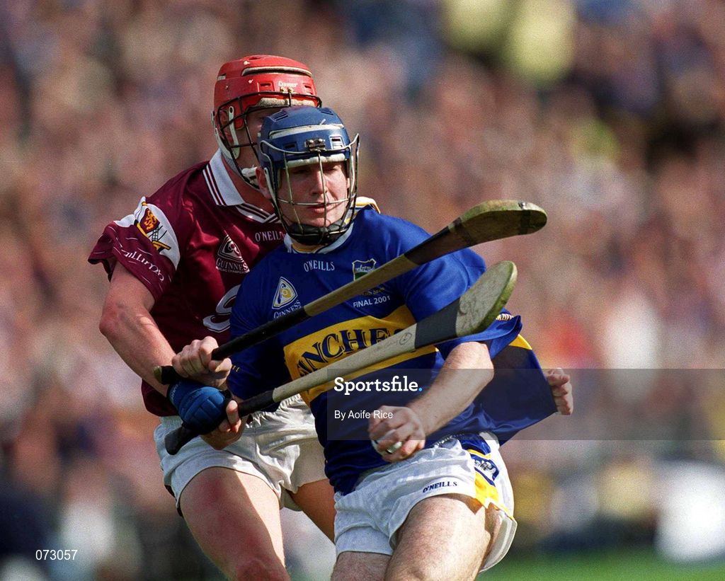 9 September 2001; Eoin Kelly of Tipperary in action against Ollie Canning of Galway during the Guinness All-Ireland Senior Hurling Championship Final match between Tipperary and Galway at Croke Park in Dublin. Photo by Aoife Rice/Sportsfile