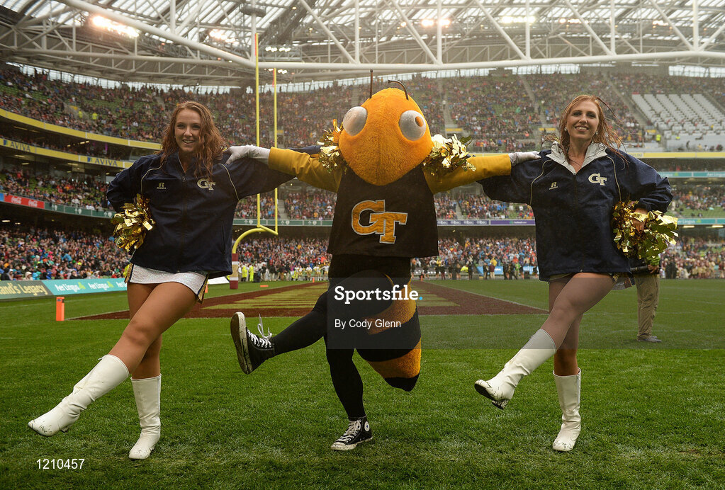 3 September 2016; Georgia Tech mascot Buzz dances with cheerleaders during the Aer Lingus College Football Classic match between Boston College Eagles and Georgia Tech Yellow Jackets at the Aviva Stadium in Lansdowne Road, Dublin. Photo by Cody Glenn/Sportsfile