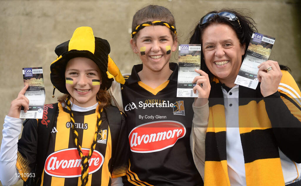4 September 2016; Kilkenny supporters, from left, Aine Rohan, age 12, Caoimhe Mason, age 13, and Siobhan Mason, from Carrickshock, Co Kilkenny, ahead of the GAA Hurling All-Ireland Senior Championship Final match between Kilkenny and Tipperary at Croke Park in Dublin. Photo by Cody Glenn/Sportsfile