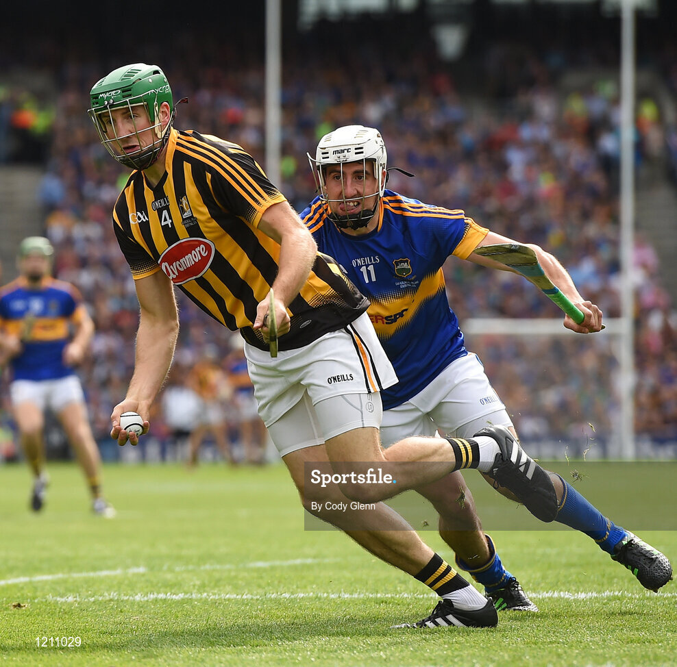 4 September 2016; Shane Prendergast of Kilkenny in action against Patrick Maher of Tipperary during the GAA Hurling All-Ireland Senior Championship Final match between Kilkenny and Tipperary at Croke Park in Dublin. Photo by Cody Glenn/Sportsfile