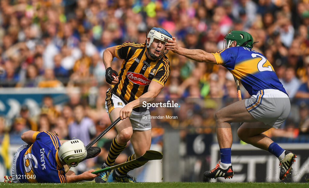 4 September 2016; TJ Reid of Kilkenny in action against Ronan Maher, left, and Cathal Barrett of Tipperary during the GAA Hurling All-Ireland Senior Championship Final match between Kilkenny and Tipperary at Croke Park in Dublin. Photo by Brendan Moran/Sportsfile