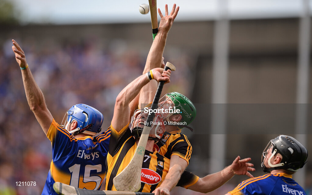 4 September 2016; Cillian Buckley and Shane Prendergast of Kilkenny in action against John McGrath of Tipperary during the GAA Hurling All-Ireland Senior Championship Final match between Kilkenny and Tipperary at Croke Park in Dublin. Photo by Piaras Ó Mídheach/Sportsfile