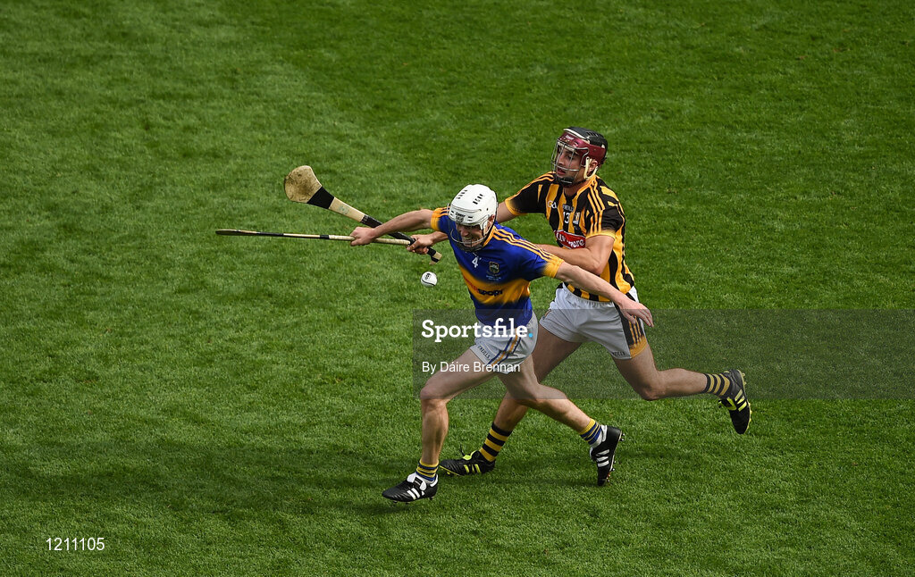 4 September 2016; Michael Cahill of Tipperary in action against Kevin Kelly of Kilkenny during the GAA Hurling All-Ireland Senior Championship Final match between Kilkenny and Tipperary at Croke Park in Dublin. Photo by Daire Brennan/Sportsfile