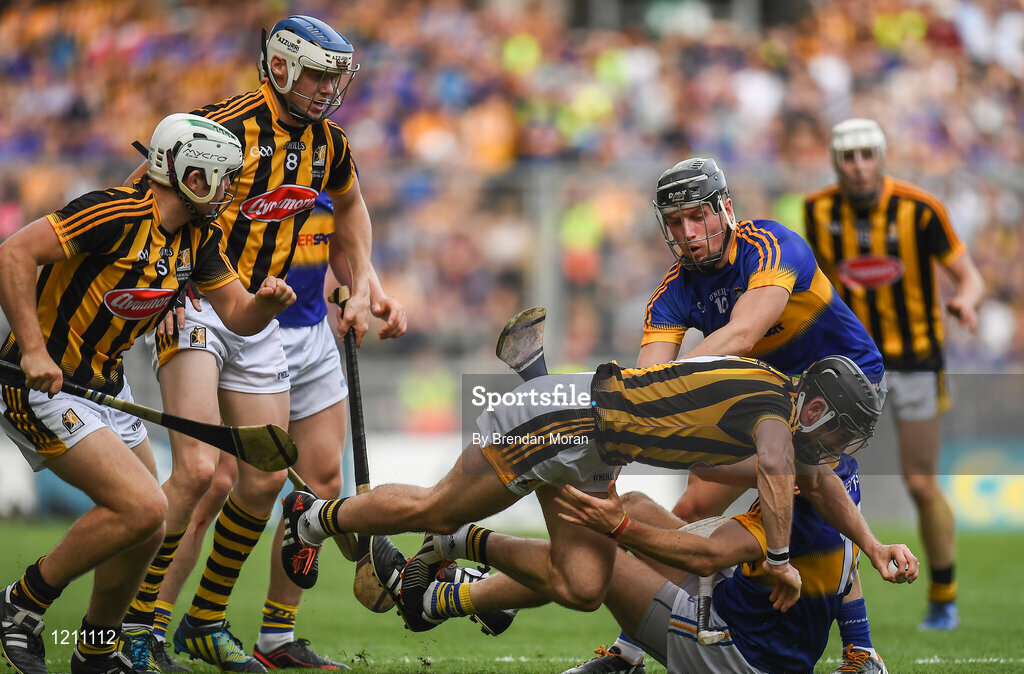 4 September 2016; Richie Hogan of Kilkenny in action against Noel McGrath and Dan McCormack of Tipperary during the GAA Hurling All-Ireland Senior Championship Final match between Kilkenny and Tipperary at Croke Park in Dublin. Photo by Brendan Moran/Sportsfile