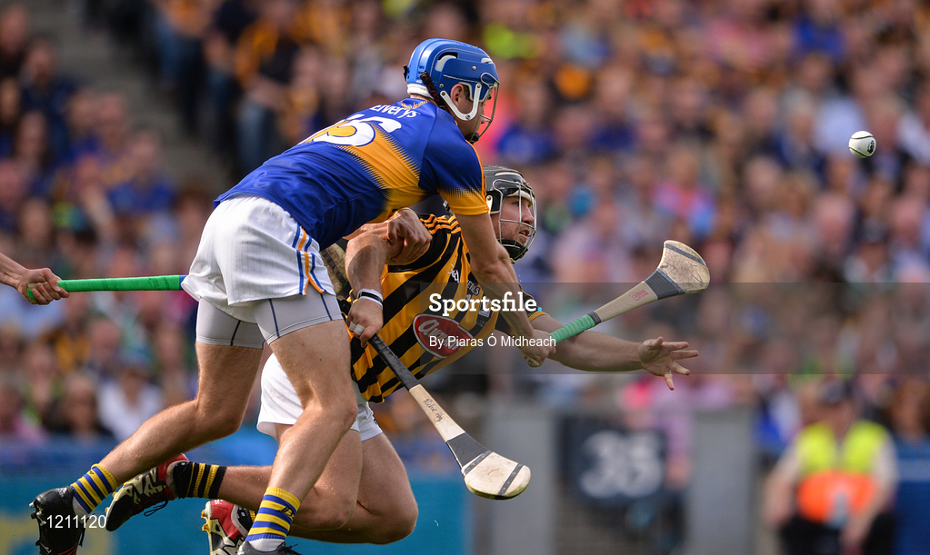 4 September 2016; Richie Hogan of Kilkenny in action against John McGrath of Tipperary during the GAA Hurling All-Ireland Senior Championship Final match between Kilkenny and Tipperary at Croke Park in Dublin. Photo by Piaras Ó Mídheach/Sportsfile
