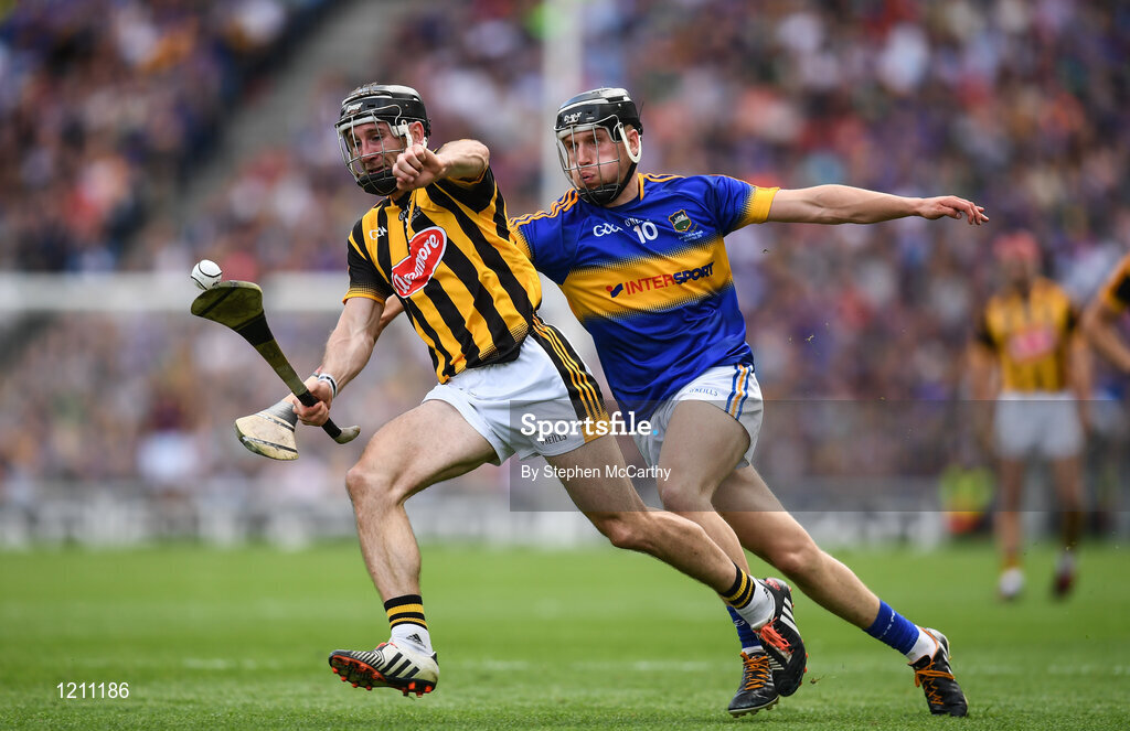 4 September 2016; Conor Fogarty of Kilkenny in action against Dan McCormack of Tipperary during the GAA Hurling All-Ireland Senior Championship Final match between Kilkenny and Tipperary at Croke Park in Dublin. Photo by Stephen McCarthy/Sportsfile