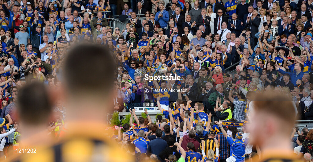 4 September 2016; Tipperary captain Brendan Maher lifts the Liam MacCarthy cup as Kilkenny players look on after the GAA Hurling All-Ireland Senior Championship Final match between Kilkenny and Tipperary at Croke Park in Dublin. Photo by Piaras Ó Mídheach/Sportsfile