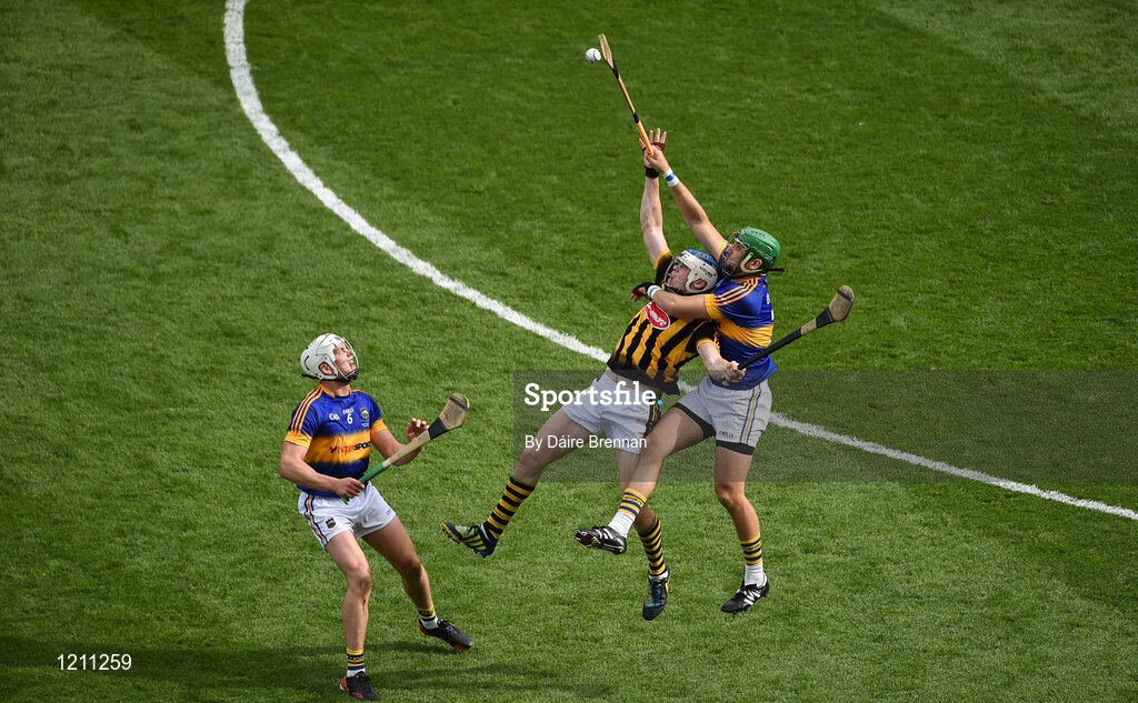 4 September 2016; TJ Reid of Kilkenny in action against Ronan Maher, left, and James Barry of Tipperary during the GAA Hurling All-Ireland Senior Championship Final match between Kilkenny and Tipperary at Croke Park in Dublin. Photo by Daire Brennan/Sportsfile