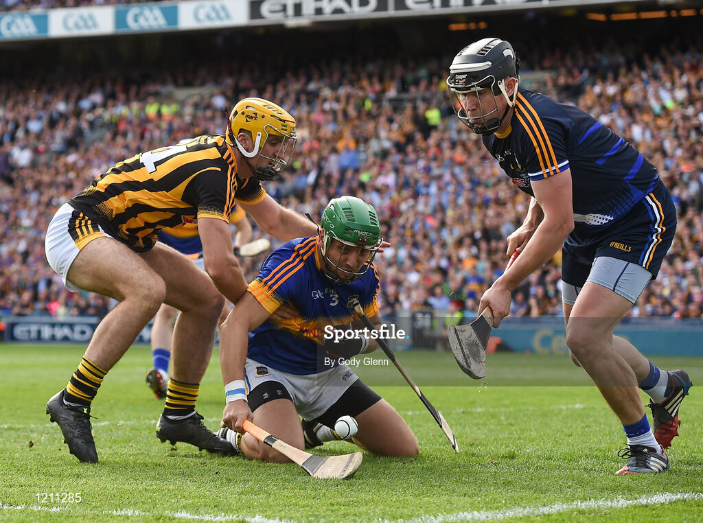 4 September 2016; Colin Fennelly of Kilkenny in action against James Barry of Tipperary and goalkeeper Darren Gleeson during the GAA Hurling All-Ireland Senior Championship Final match between Kilkenny and Tipperary at Croke Park in Dublin. Photo by Cody Glenn/Sportsfile