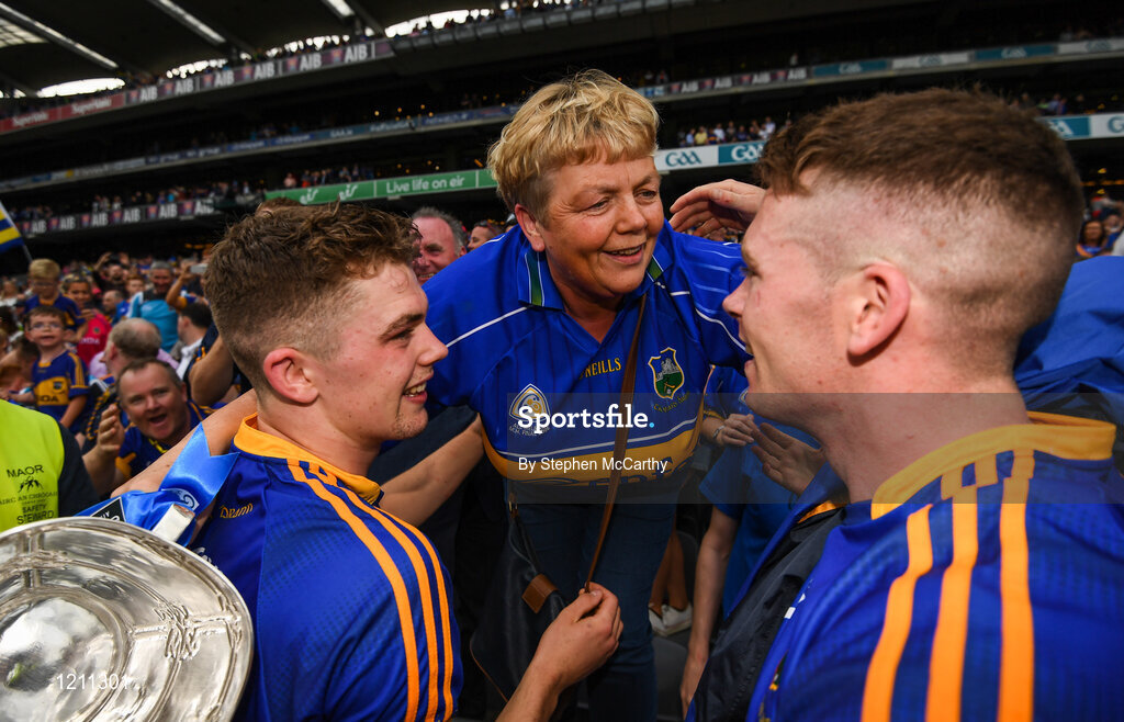 4 September 2016; Helen Maher congratulates her son's Ronan, left, and Pádraic following their victory in the GAA Hurling All-Ireland Senior Championship Final match between Kilkenny and Tipperary at Croke Park in Dublin. Photo by Stephen McCarthy/Sportsfile