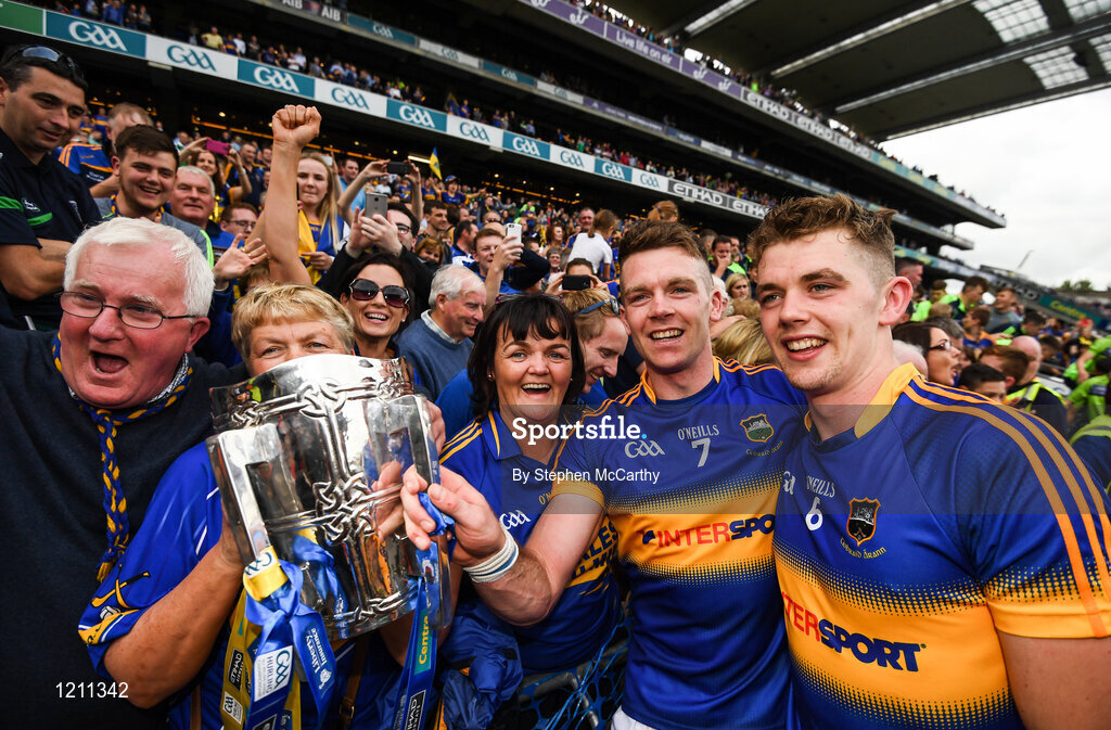 4 September 2016; Ronan Maher, right, Pádraic Maher of Tipperary poses for a photograph with Ger Stakelum, mother Helen and aunt Catherine following their victory in the GAA Hurling All-Ireland Senior Championship Final match between Kilkenny and Tipperary at Croke Park in Dublin. Photo by Stephen McCarthy/Sportsfile