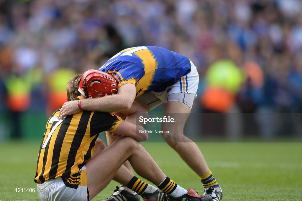 4 September 2016; Cillian Buckley of Kilkenny is consoled by Noel McGrath of Tipperary after the GAA Hurling All-Ireland Senior Championship Final match between Kilkenny and Tipperary at Croke Park in Dublin. Photo by Eóin Noonan/Sportsfile
