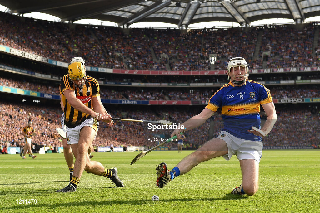 4 September 2016; Séamus Kennedy of Tipperary blocks the shot of Colin Fennelly of Kilkenny late in the GAA Hurling All-Ireland Senior Championship Final match between Kilkenny and Tipperary at Croke Park in Dublin. Photo by Cody Glenn/Sportsfile